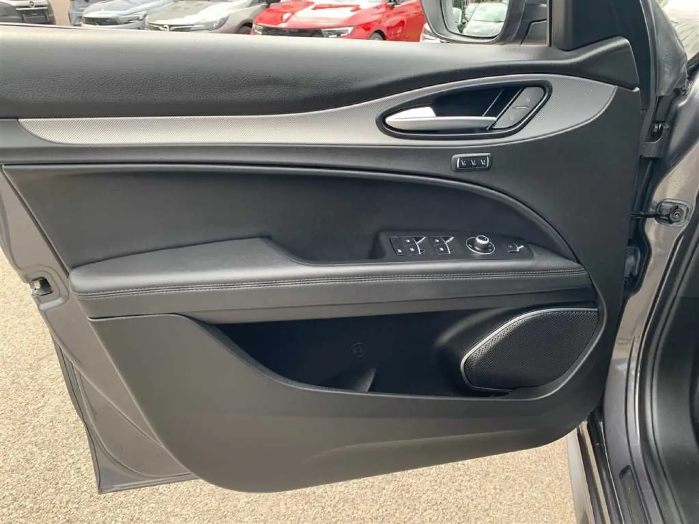 Stelvio 2.0 T AT8 Q4 Veloce PDC Xenon Kamera Sit