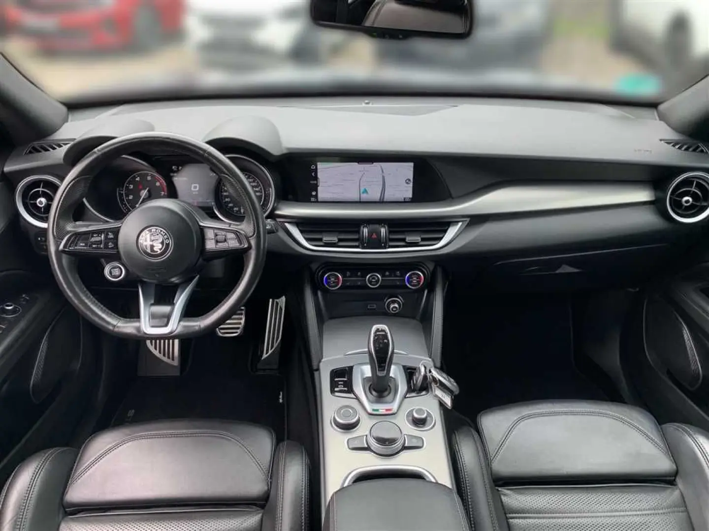 Stelvio 2.0 T AT8 Q4 Veloce PDC Xenon Kamera Sit