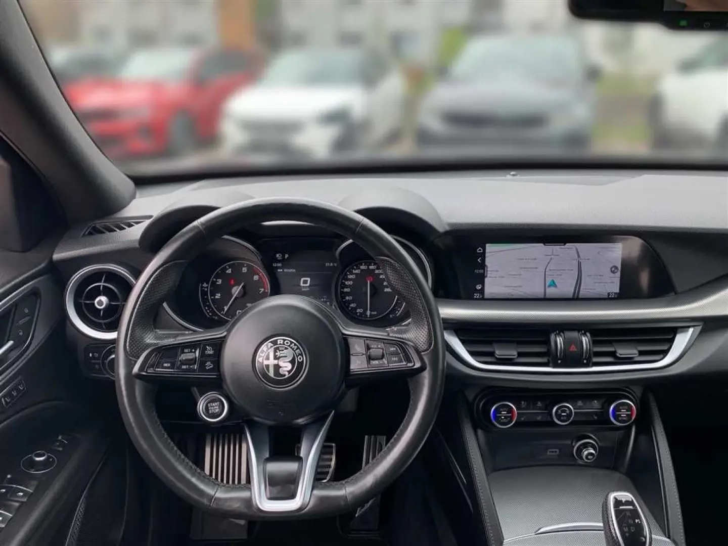 Stelvio 2.0 T AT8 Q4 Veloce PDC Xenon Kamera Sit