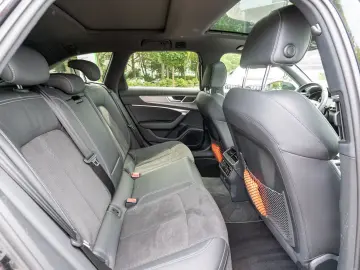 Audi A6 Avant S line 55TFSI e quattro S tronic LED