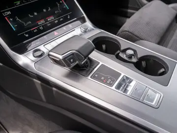 Audi A6 Avant S line 55TFSI e quattro S tronic LED