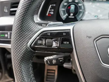 Audi A6 Avant S line 55TFSI e quattro S tronic LED