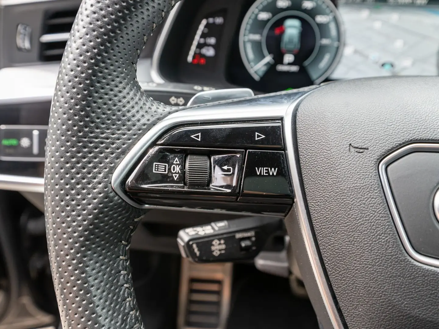 Audi A6 Avant S line 55TFSI e quattro S tronic LED