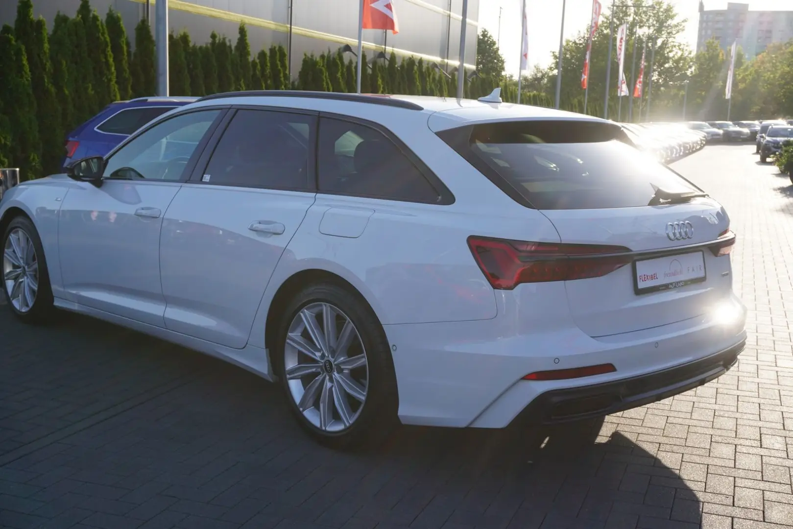 Audi A6 Avant 55 TFSI e quattro S-Line S-Tronic LED