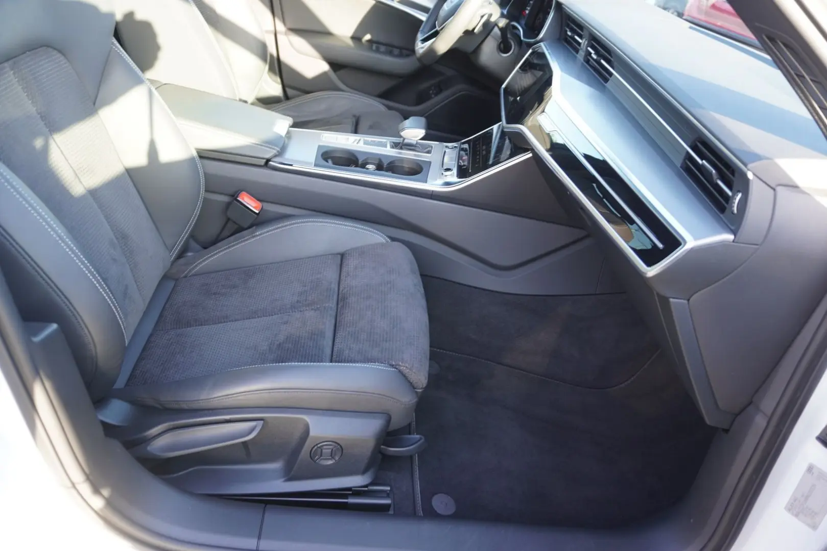 Audi A6 Avant 55 TFSI e quattro S-Line S-Tronic LED
