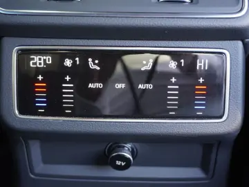 Audi A6 Avant 55 TFSI e quattro S-Line S-Tronic LED