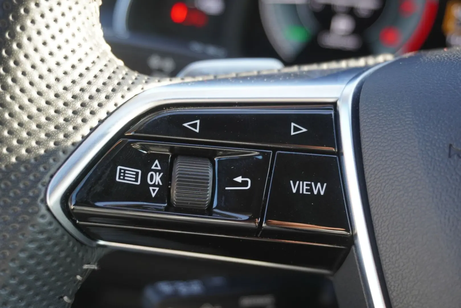 Audi A6 Avant 55 TFSI e quattro S-Line S-Tronic LED