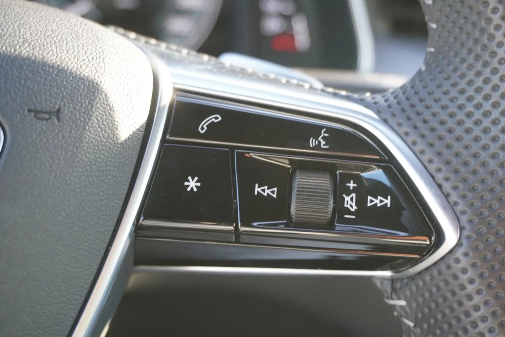 Audi A6 Avant 55 TFSI e quattro S-Line S-Tronic LED
