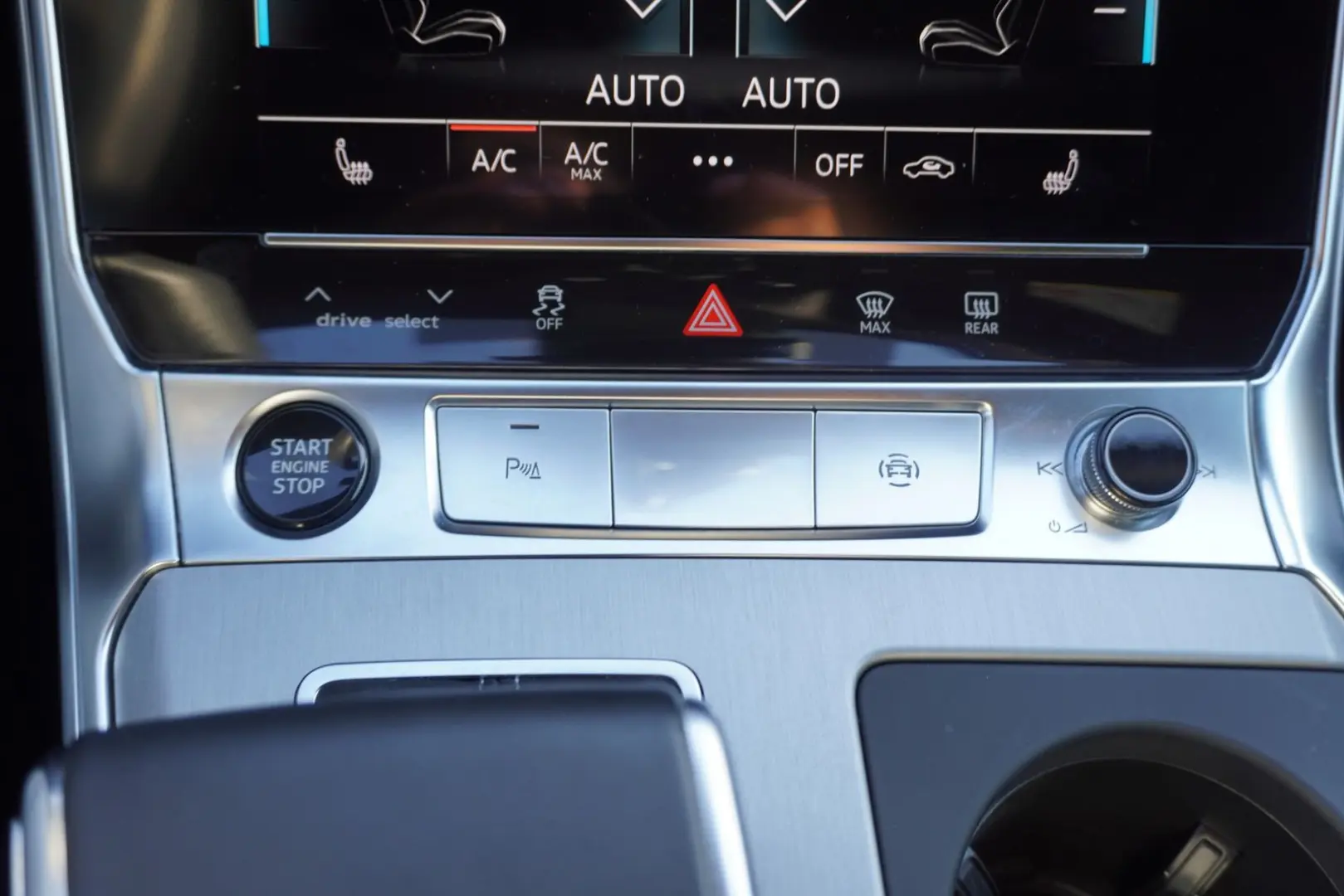 Audi A6 Avant 55 TFSI e quattro S-Line S-Tronic LED