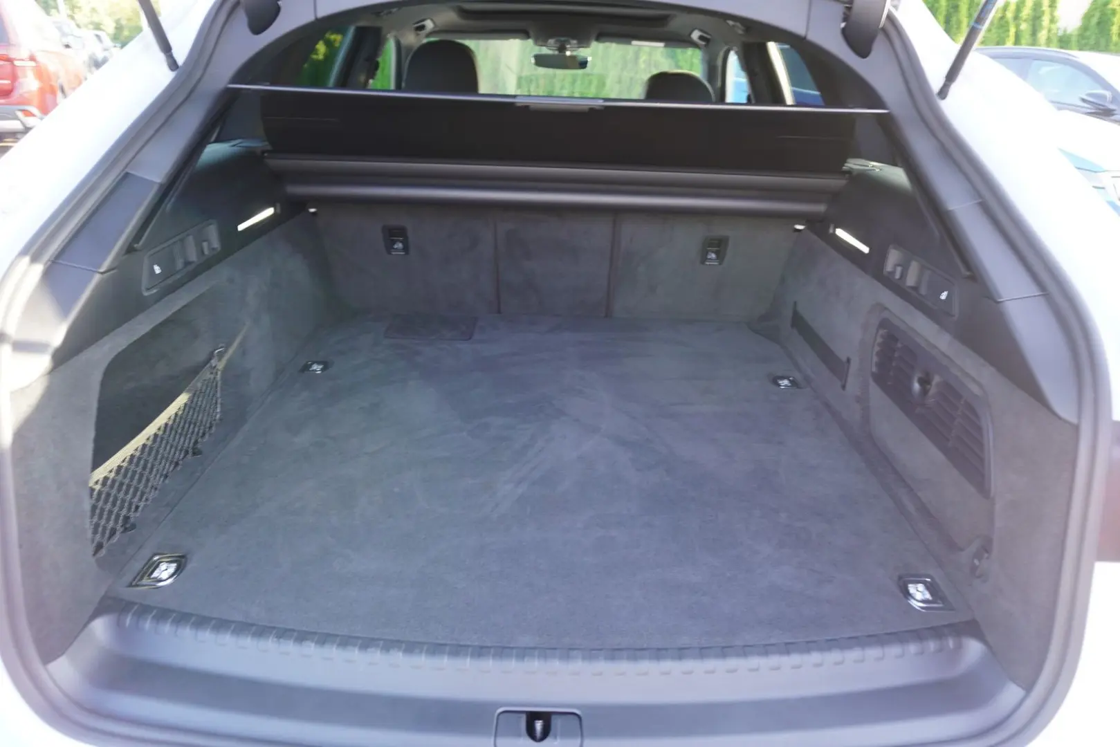 Audi A6 Avant 55 TFSI e quattro S-Line S-Tronic LED