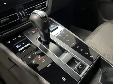 Macan *BOSE*AHK*Allrad*LED*1.H*GARANTIE*360*KAM