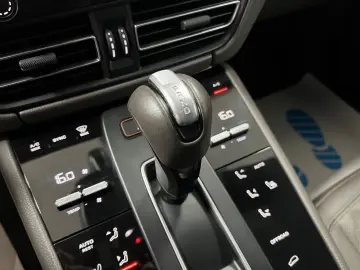Macan *BOSE*AHK*Allrad*LED*1.H*GARANTIE*360*KAM