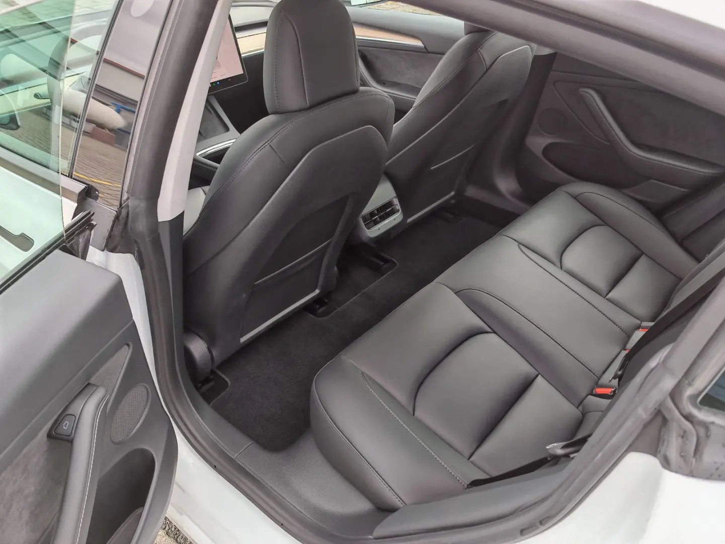 Model 3 Allradantrieb Dualmotor Performance