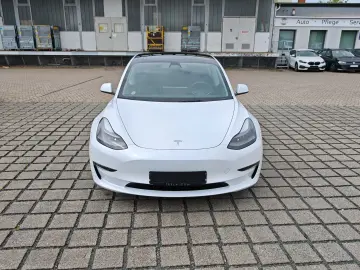 Model 3 Allradantrieb Dualmotor Performance