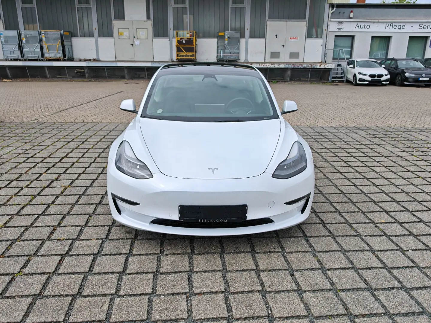 Model 3 Allradantrieb Dualmotor Performance
