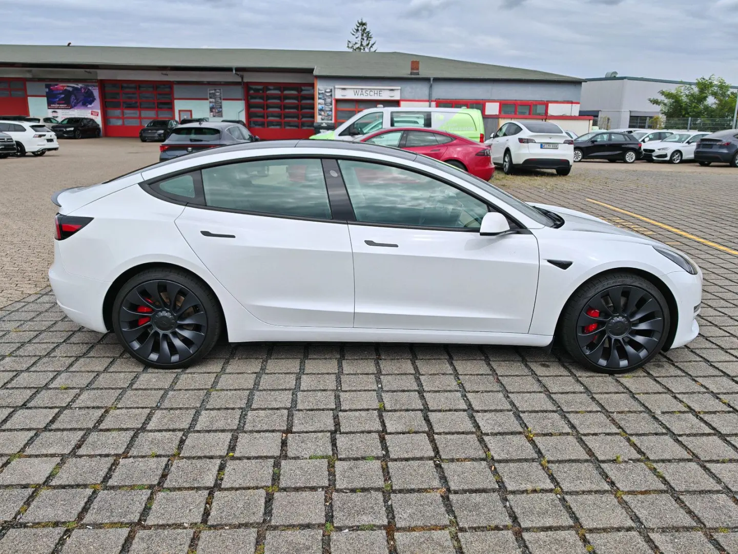 Model 3 Allradantrieb Dualmotor Performance