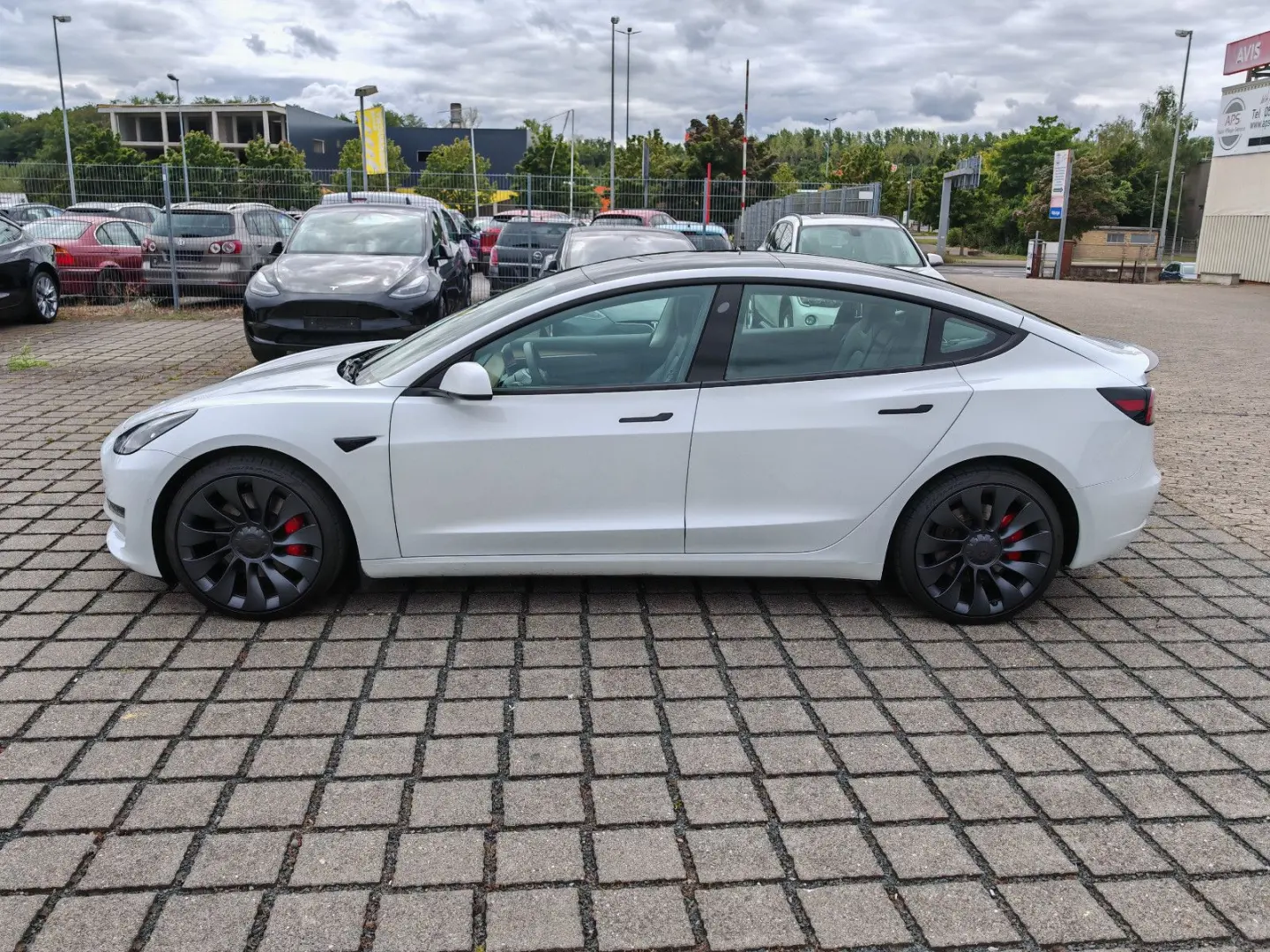 Model 3 Allradantrieb Dualmotor Performance