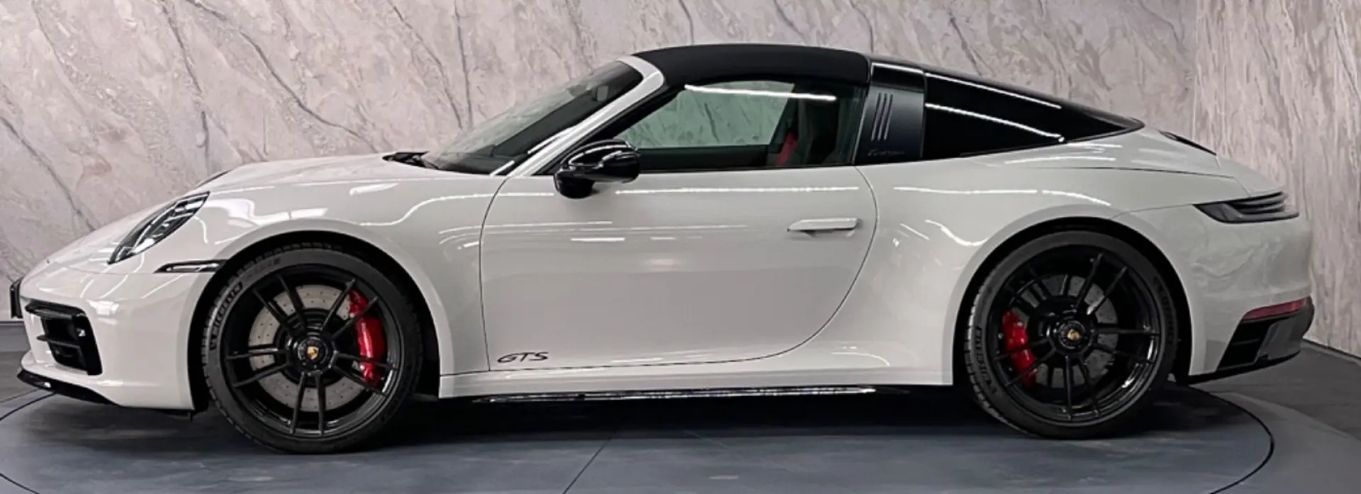 911 Targa 4 GTS+Alcantara+Garantie+Wenig KM+