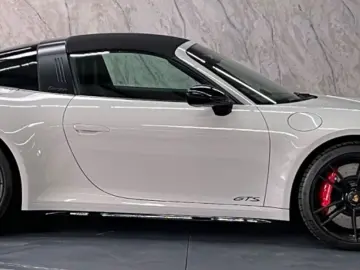 911 Targa 4 GTS+Alcantara+Garantie+Wenig KM+