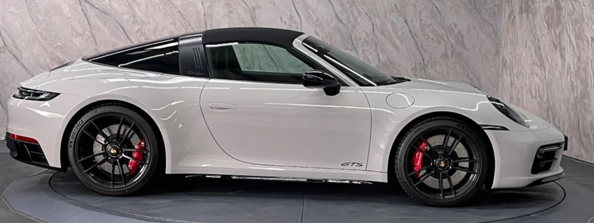 911 Targa 4 GTS+Alcantara+Garantie+Wenig KM+