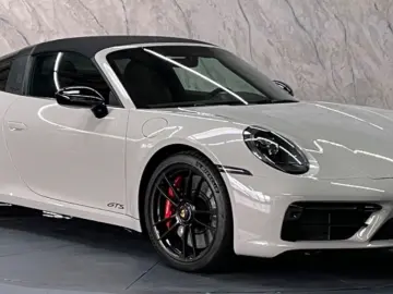 911 Targa 4 GTS+Alcantara+Garantie+Wenig KM+