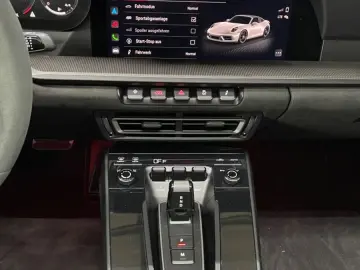 911 Targa 4 GTS+Alcantara+Garantie+Wenig KM+