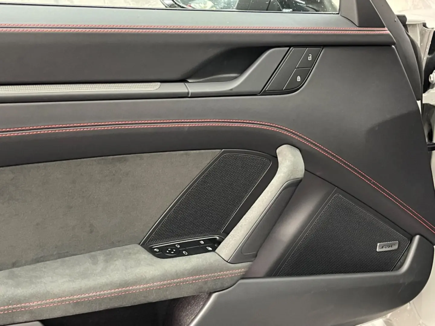 911 Targa 4 GTS+Alcantara+Garantie+Wenig KM+