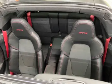 911 Targa 4 GTS+Alcantara+Garantie+Wenig KM+