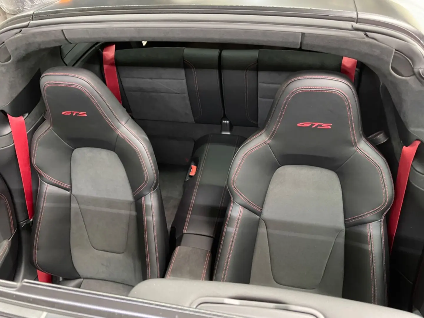 911 Targa 4 GTS+Alcantara+Garantie+Wenig KM+