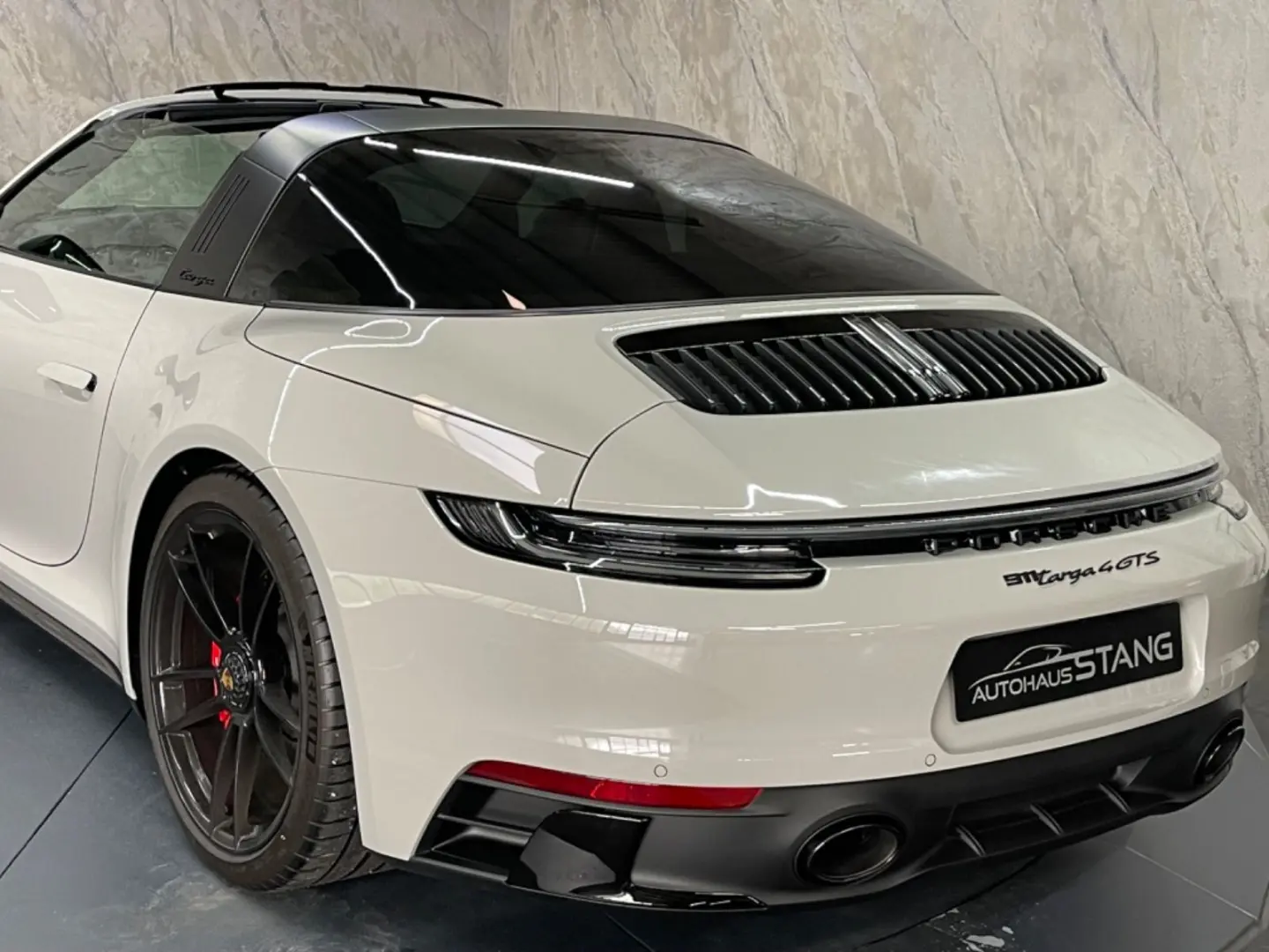 911 Targa 4 GTS+Alcantara+Garantie+Wenig KM+