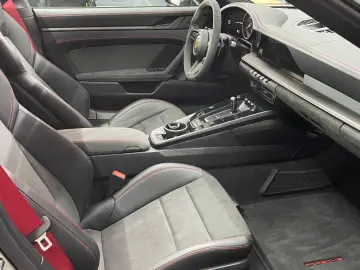 911 Targa 4 GTS+Alcantara+Garantie+Wenig KM+