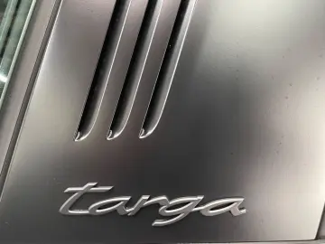 911 Targa 4 GTS+Alcantara+Garantie+Wenig KM+