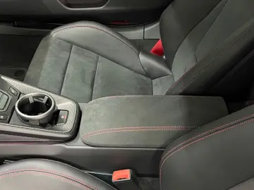 911 Targa 4 GTS+Alcantara+Garantie+Wenig KM+