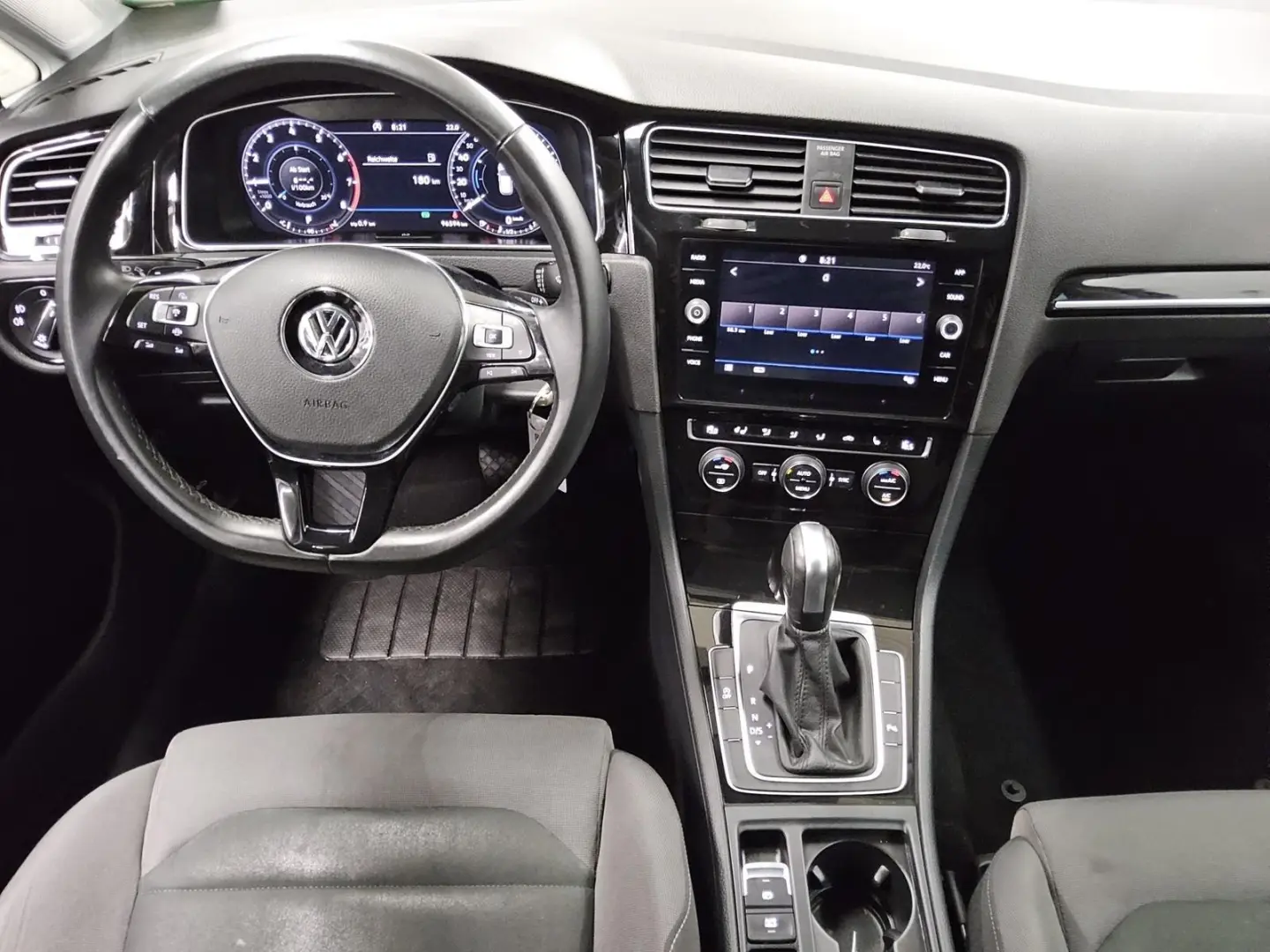 Golf-7 1.5 TSI Highline AID ACC RfK PDC Shz