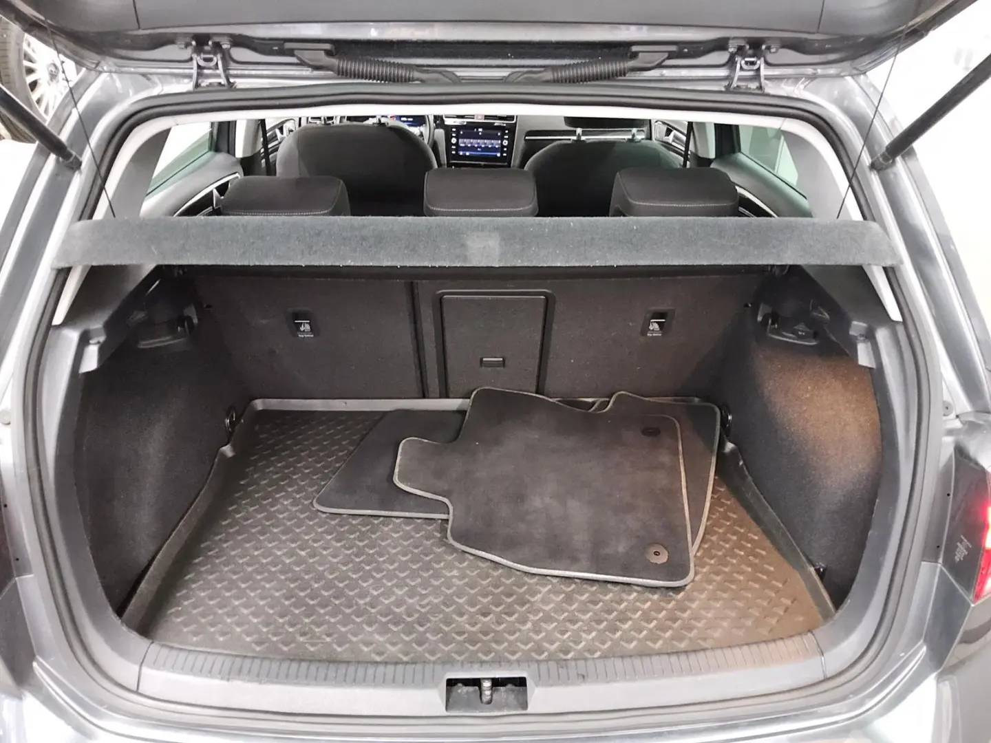 Golf-7 1.5 TSI Highline AID ACC RfK PDC Shz