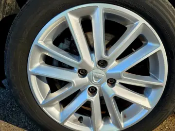 DACIA LODGY 1.3 TCe 130HP Techroad 7L