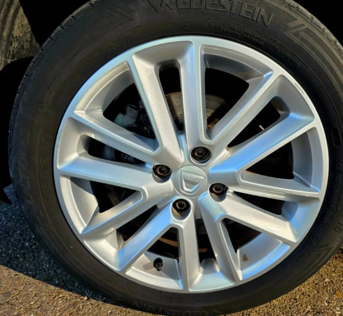 DACIA LODGY 1.3 TCe 130HP Techroad 7L