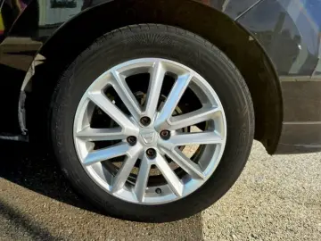 DACIA LODGY 1.3 TCe 130HP Techroad 7L