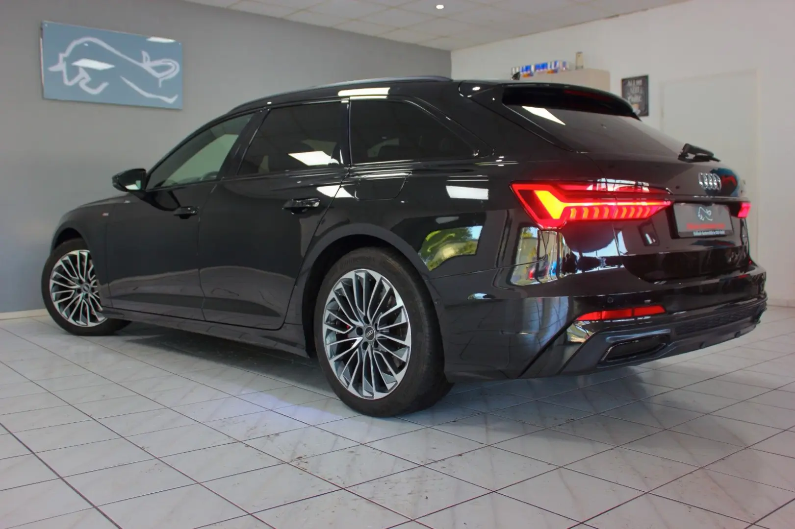Audi A6 55 TFSI e S-Tr. Quat. Avant~3xS-LINE