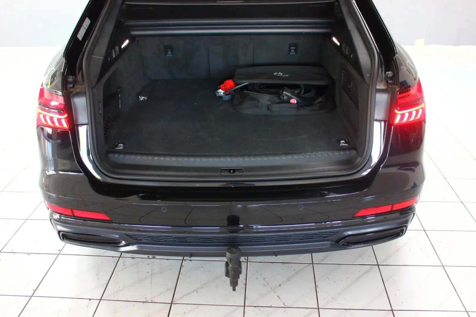 Audi A6 55 TFSI e S-Tr. Quat. Avant~3xS-LINE