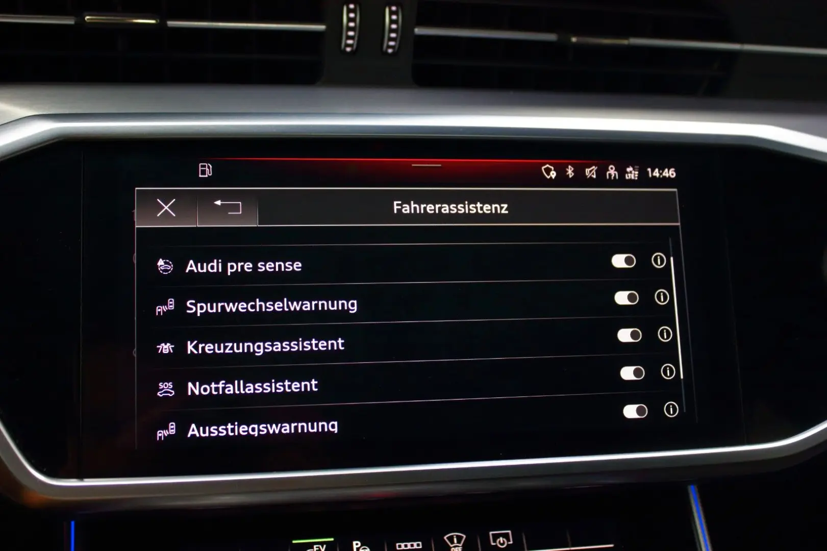 Audi A6 55 TFSI e S-Tr. Quat. Avant~3xS-LINE