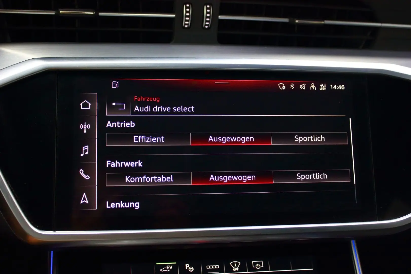 Audi A6 55 TFSI e S-Tr. Quat. Avant~3xS-LINE