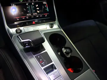 Audi A6 55 TFSI e S-Tr. Quat. Avant~3xS-LINE