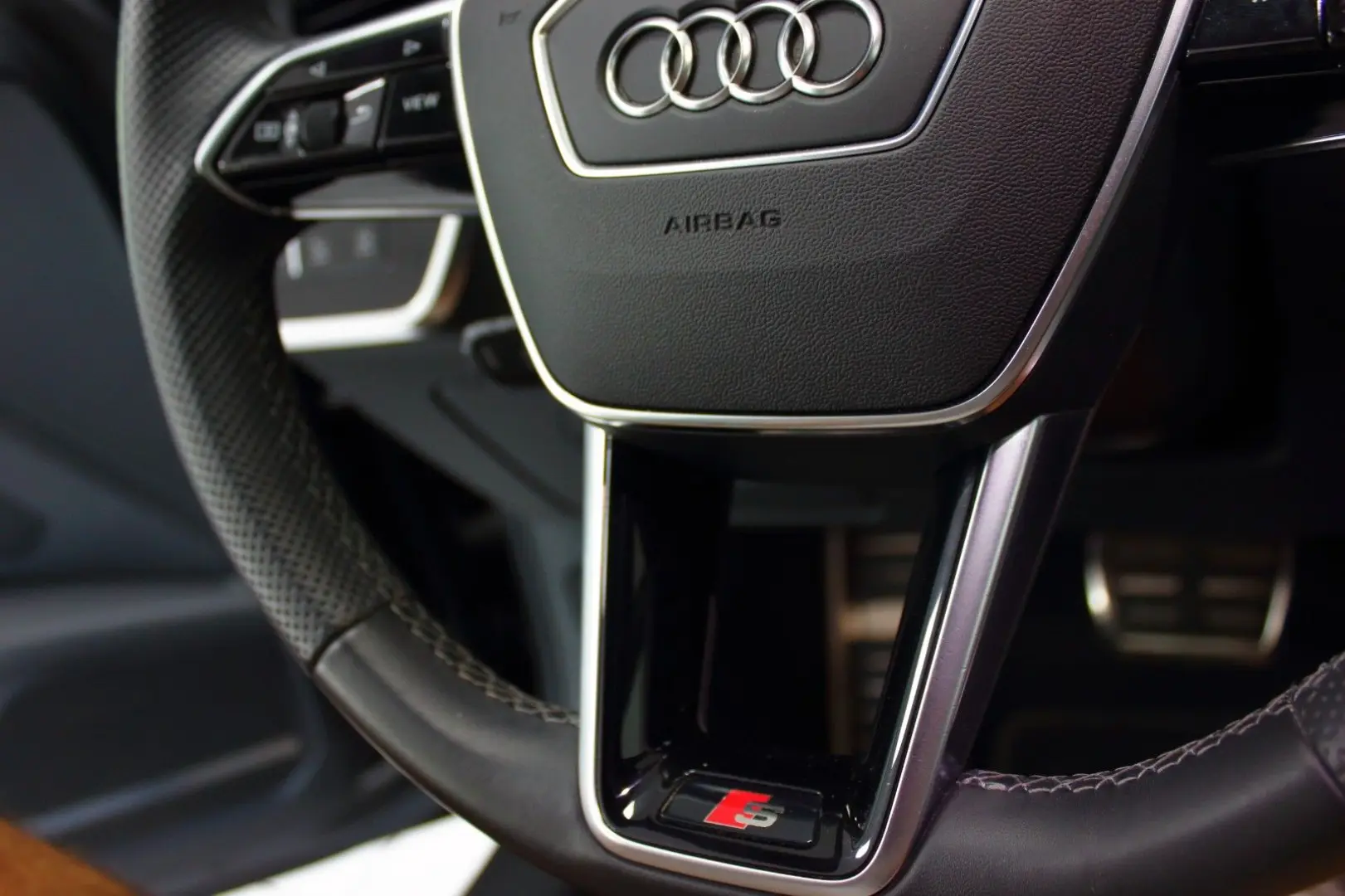 Audi A6 55 TFSI e S-Tr. Quat. Avant~3xS-LINE