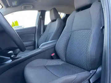 C-HR 1.8 CVT