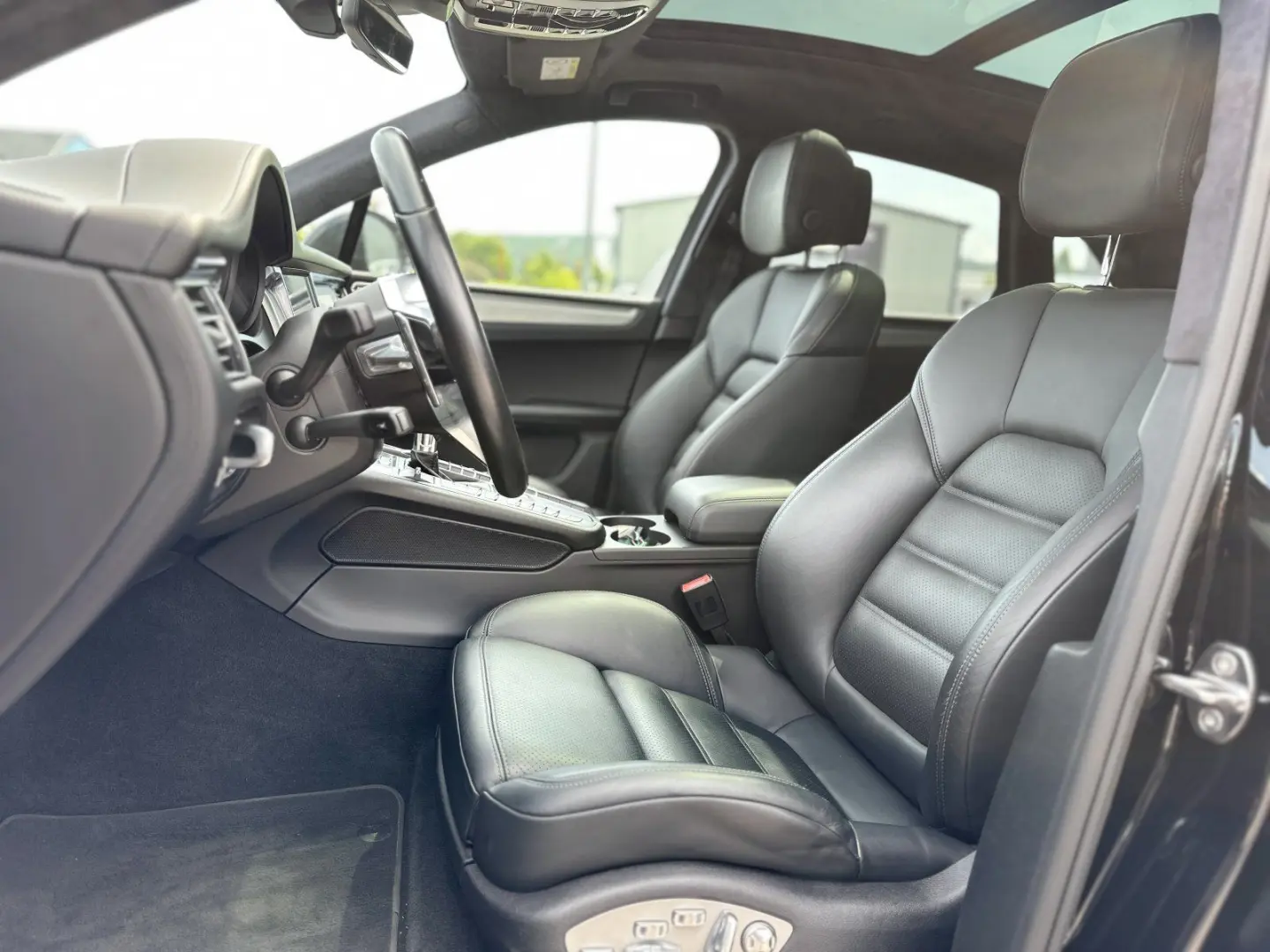 Macan Turbo  Bose Luft Pano