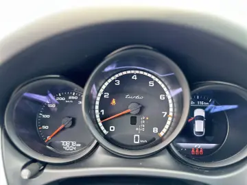 Macan Turbo  Bose Luft Pano