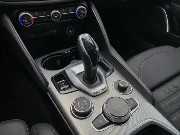 Giulia 2.0 Turbo 16V Q4 Veloce NAVI/SHZ/KAMERA