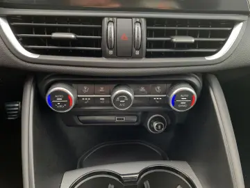 Giulia 2.0 Turbo 16V Q4 Veloce NAVI/SHZ/KAMERA