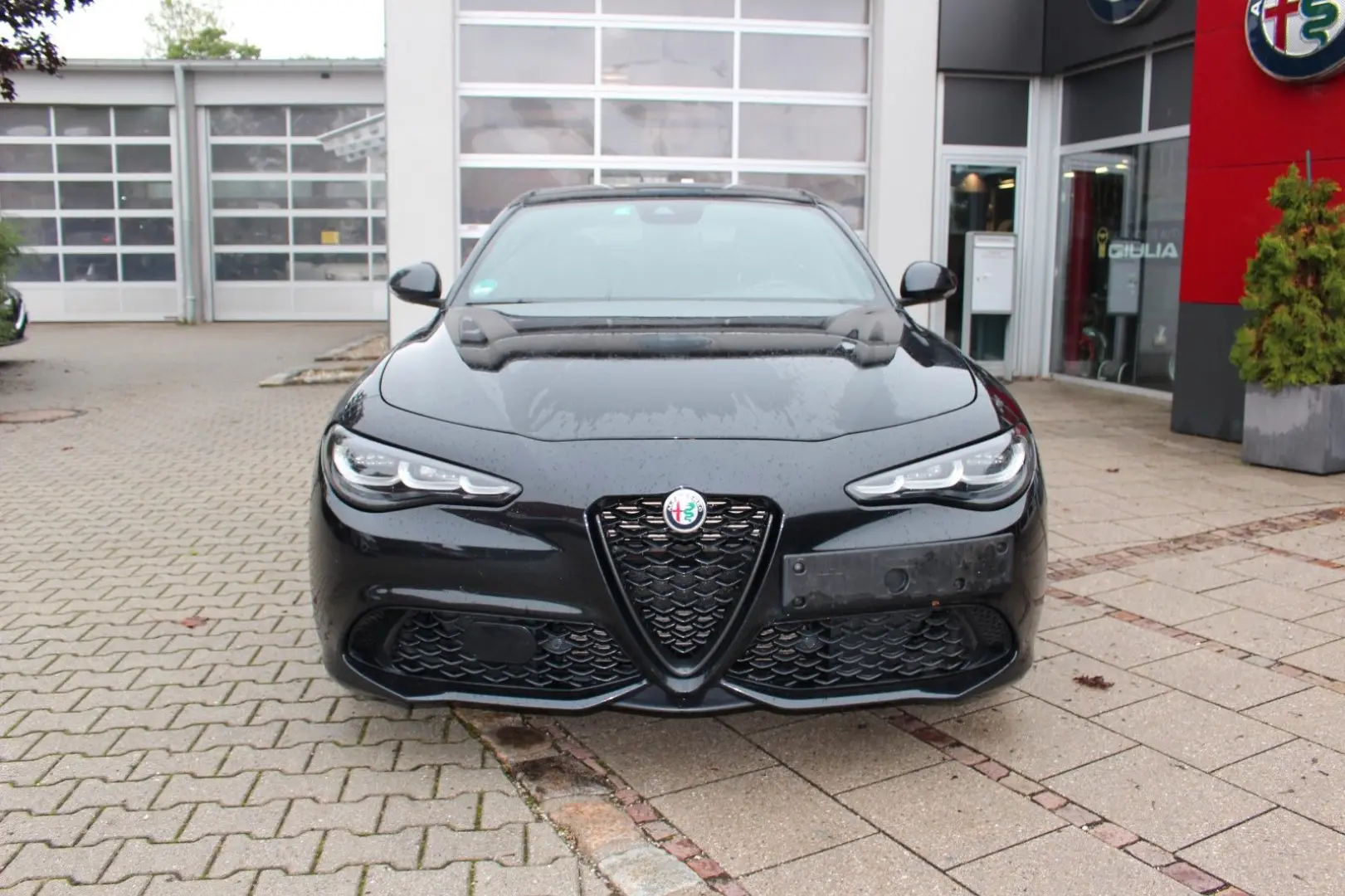 Giulia Competizione Q4 Werksgarantie 04-27